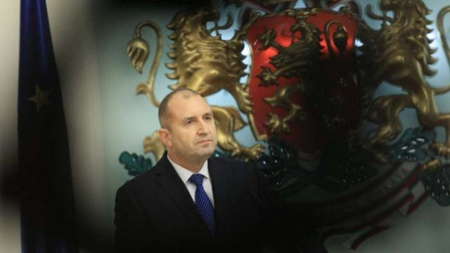 Румен Радев: Управлявал съм и дрон, и самолет