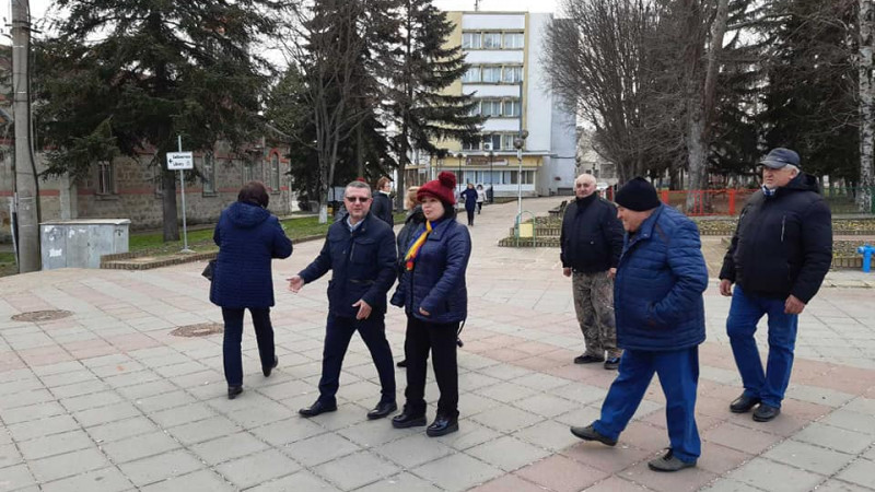 Кандидатът за депутат на коалицията ГЕРБ-СДС Желез Железов посети общините Вълчи дол и Девня