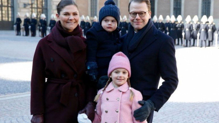 Тя е под карантина със съпруга си и двете им