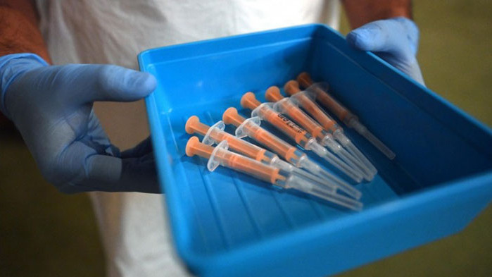 Електронният регистър за желаещите да се ваксинират временно преустановява записването на часове