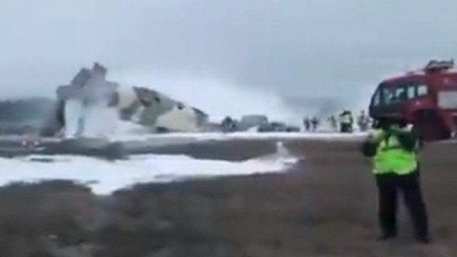 По предварителна информация двама от пътниците на борда са живи