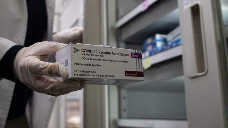 Трима здравни работници в болница в Норвегия след имунизиране с AstraZeneca
