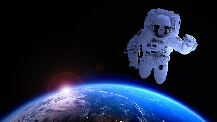Завърши разходката в открития Космос на американските астронавти