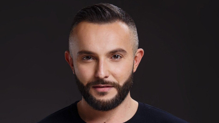 Македонският представител на песента на Евровизия Васил Гарванлиев, имал българско гражданство.