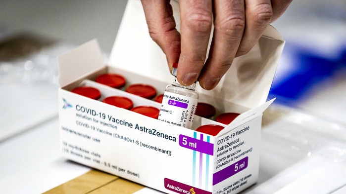 Защо някои държави спряха ваксината на AstraZeneca?