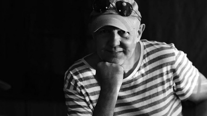 Музикантът е основател и басист на групата Константин Марков от