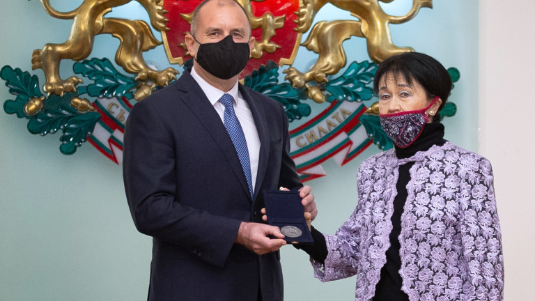 Проф. Жени Захариева е творец с модерна и работеща визия