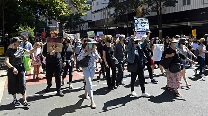 Над 100 000 души участваха в протести срещу насилието над