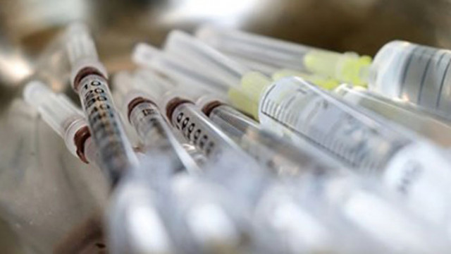 Имунизацията срещу коронавирус с ваксината на АстраЗенека в Гърция ще