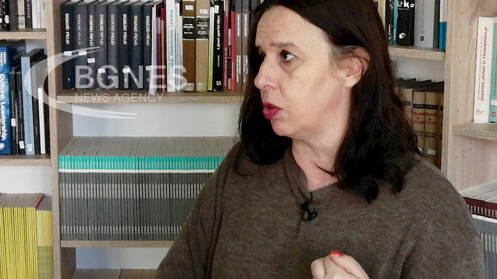 Ние сме луди! Това написа в собствения си профил в