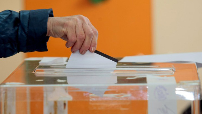 Какво обещават от БСП и ГЕРБ в програмите си за