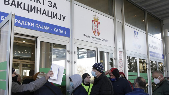 Официално: От утре в Сърбия ще работят само хранителни магазини, аптеки и бензиностанции