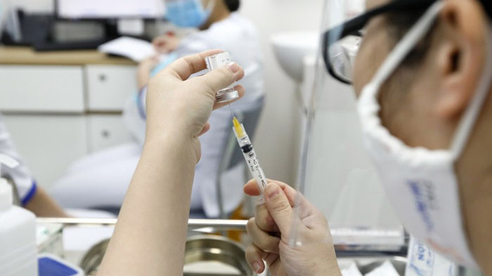 АстраЗенека“ е намалила плана си за доставка на ваксини за