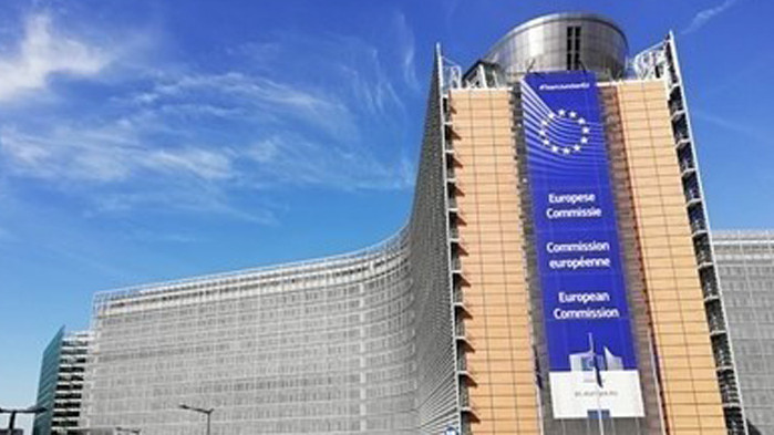 Преди срещата на европейските лидери на 25 март, Европейската комисия