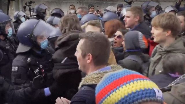 Демонстрантите бяха разпръснати с лютив спрей палки Протестиращи в град