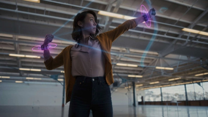 Facebook, AR и гривната, която улавя сигнали от невроните