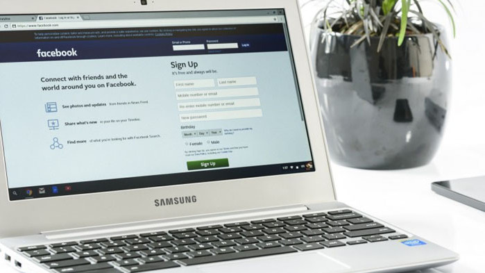 Водещатa социална мрежа отбелязва, че подобни профили често се използват