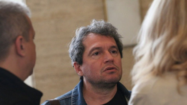 Сценаристът Тошко Йорданов взе участие в сагата около болния професор