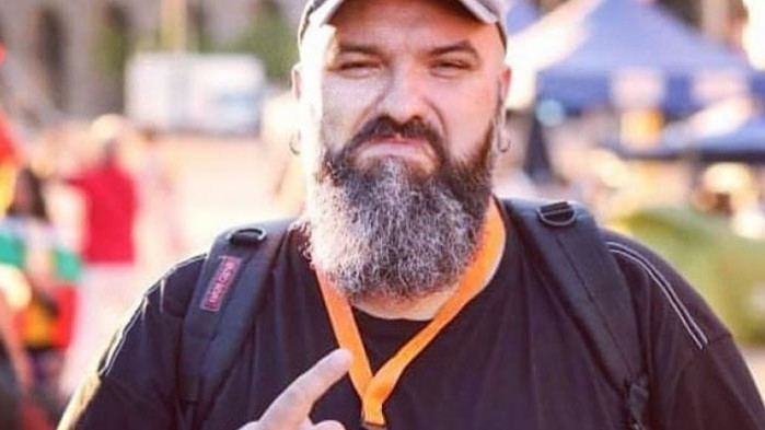 От профила във Фейсбук на музиканта и журналист Венци Мицов