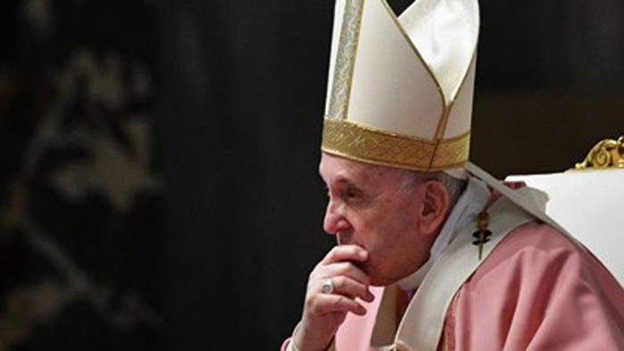 Папа Франциск нареди възнагражденията на кардиналите да се съкратят с