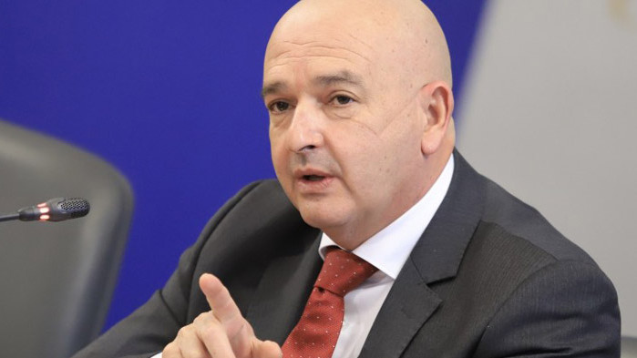 В резултат на прилагането на големи дози кортикостероиди и дексаметазон