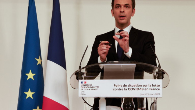 Франция забрани събирането на повече от шест души на открито  тъй