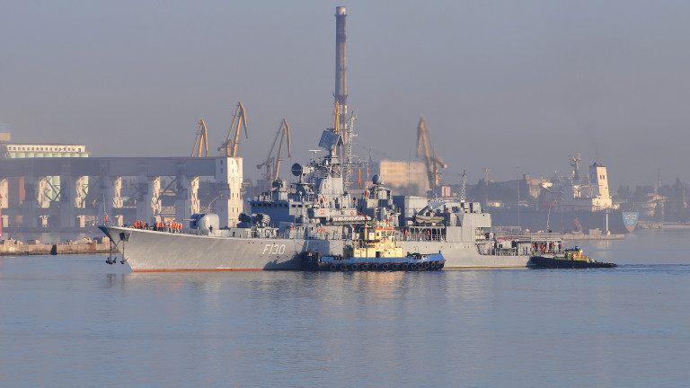 Кораб на САЩ с военна техника за Украйна акостира в Одеса