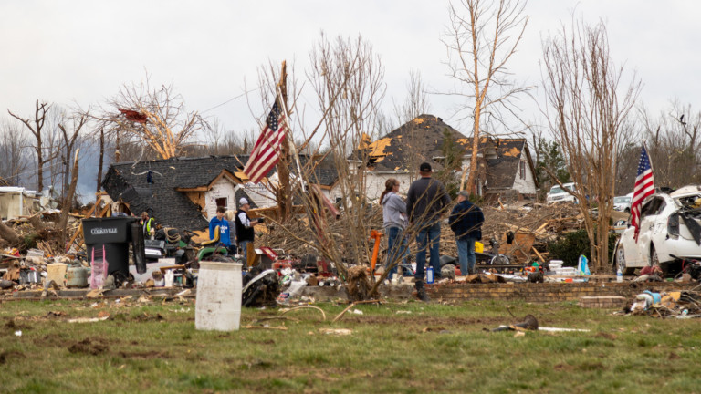Най-малко петима души са убити, а много хора са ранени, след