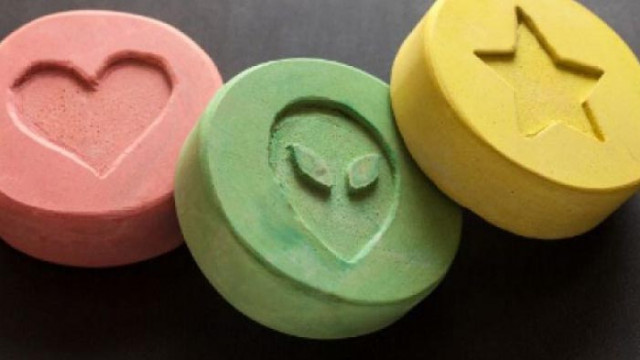 Спипаха двама мъже в Аспарухово с екстази съобщиха за ДНЕС