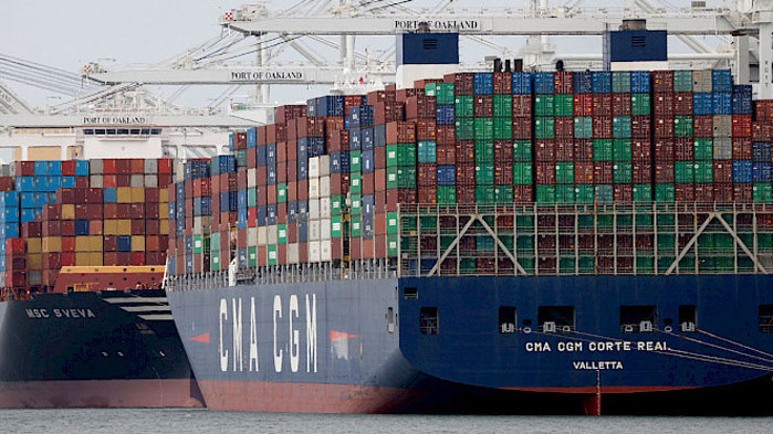 През 2020 г. търговията на 27-те държави-членки на ЕС е