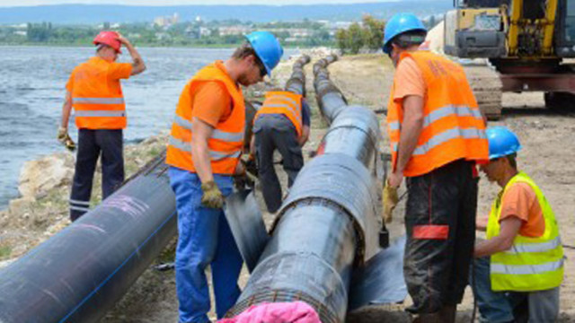 Приключи заваряването на новите части на тръбопровода