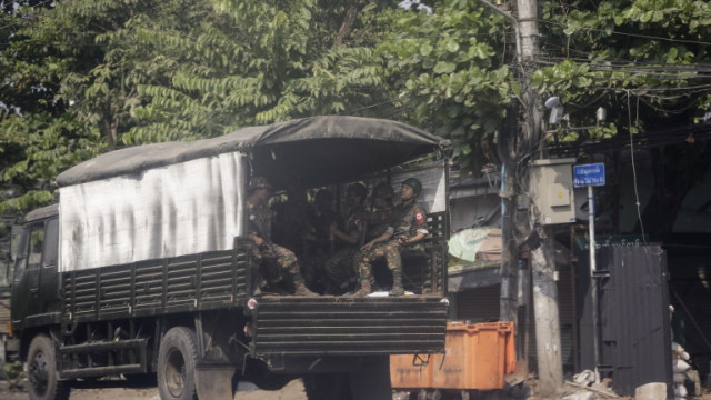 Военните в Мианмар ще предадат властта в страната след като там