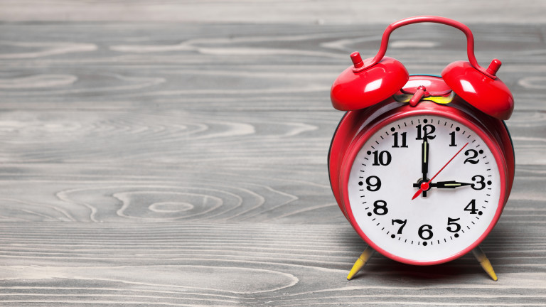 На 28 март в 03:00 часа въвеждаме лятното часово време. Местенето