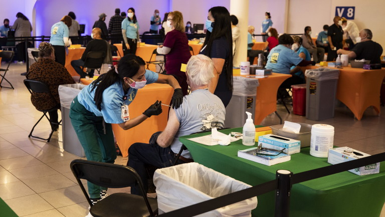 В САЩ вече са поставени над 140 милиона дози ваксини срещу