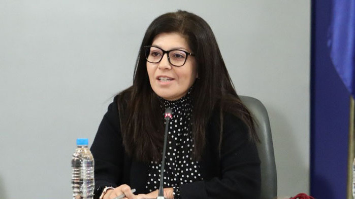 Пиарката на ГЕРБ Севдалина Арнаудова падна жертва на цензурата в