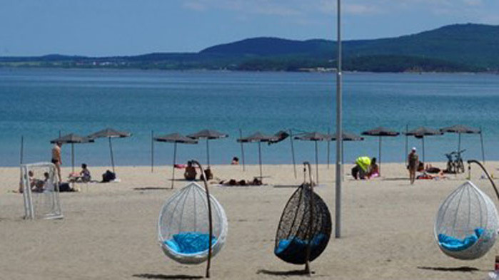 За по-евтина сянка на плажа опрощават разходи на концесионери от миналото лято