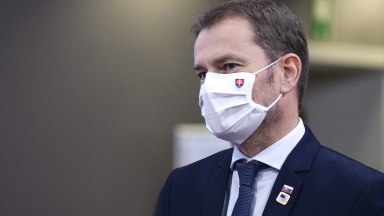 Рокади в правителството на Словакия след скандала с руската ваксина