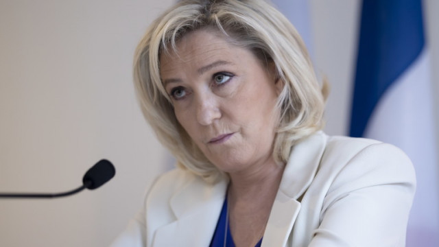 Френската крайнодясна лидерка Марин льо Пен критикува катастрофалните усилия на ЕС