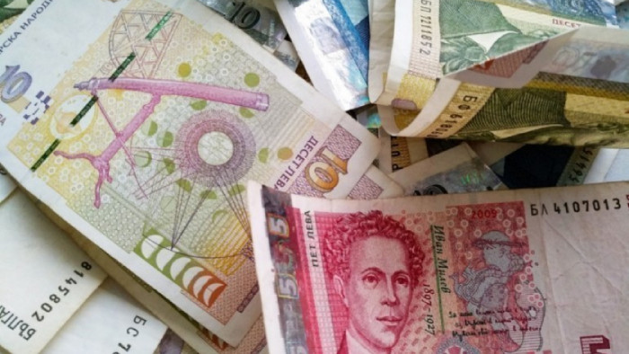 Изплащането на пенсиите за април и еднократната допълнителна сума от