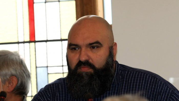 От Фейсбук профила на Венци Мицов Супер е, че Чорбанов