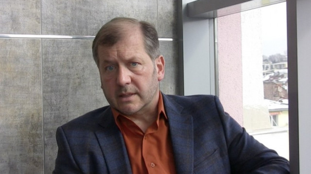 Адвокат определи като гнусен сапунен сериал скандалите със смс-те