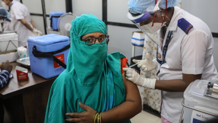 Индия с небивал от 6 месеца ръст на новозаразените с коронавируса