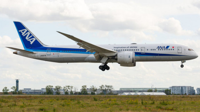 Пътнически самолет Boeing летящ от Токио до германския град Франкфурт