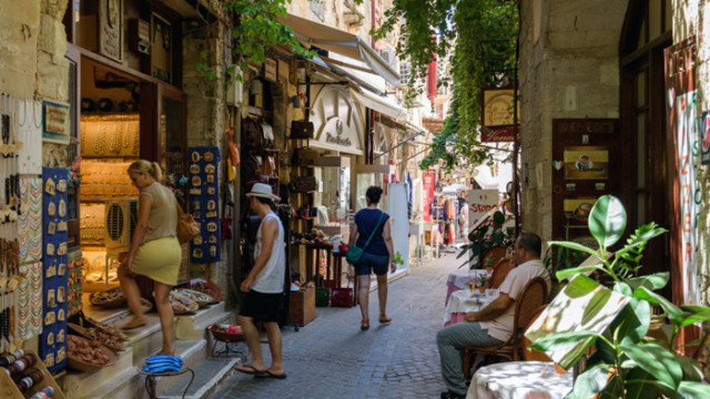 Една от най желаните дестинации в Гърция остров Крит очаква