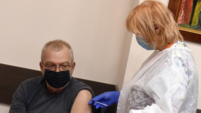 Започва раздаването на РНК ваксини и за личните лекари Големите