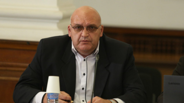 Брънзалов подозира саботаж на ваксинационния план