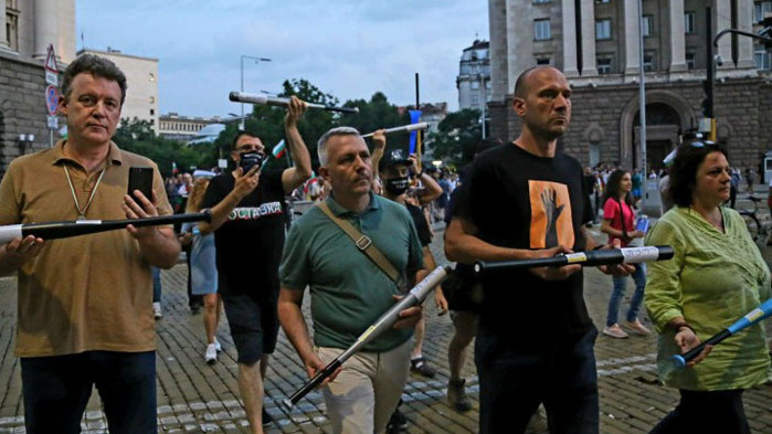 Когато са се кръстили Мутри вън, явно са имали предвид Хаджигенов