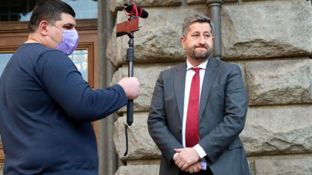 Христо Иванов пише до Брюксел за концесията на летище "София"