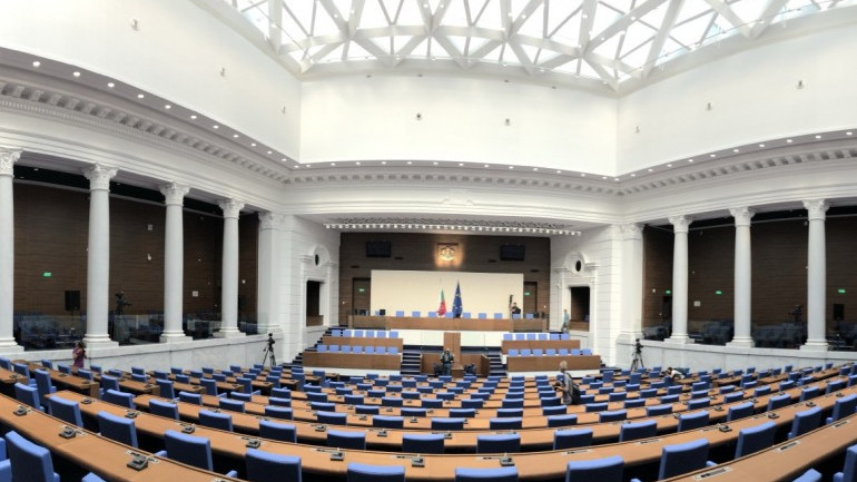 „Emerging Europе“: Нестабилно правителство в България ще подкопае влизането на страната в еврозоната