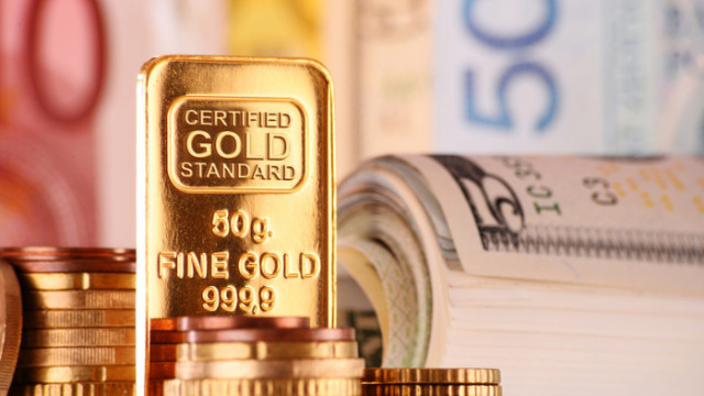 Цената на златото в понеделник сутринта намалява поради растежа на